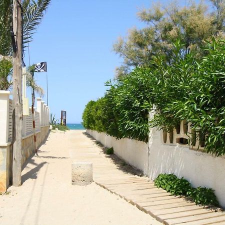 Santa Ana Apartman Les Deveses Kültér fotó