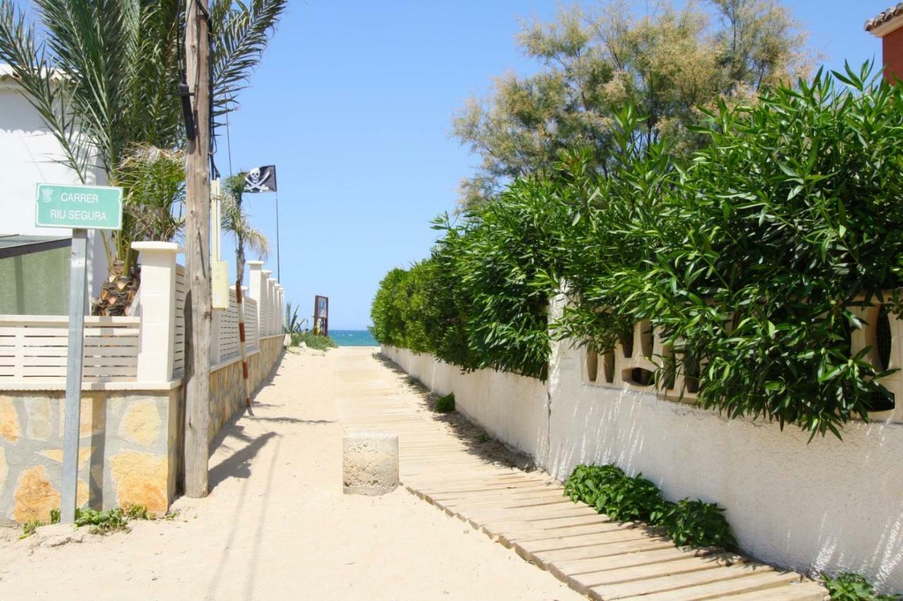 Santa Ana Apartman Les Deveses Kültér fotó